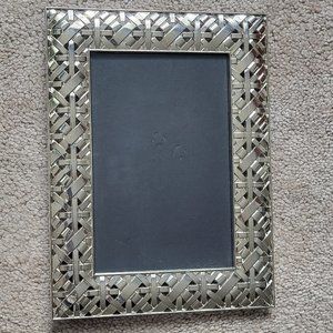 Basket Weave Metal Frame